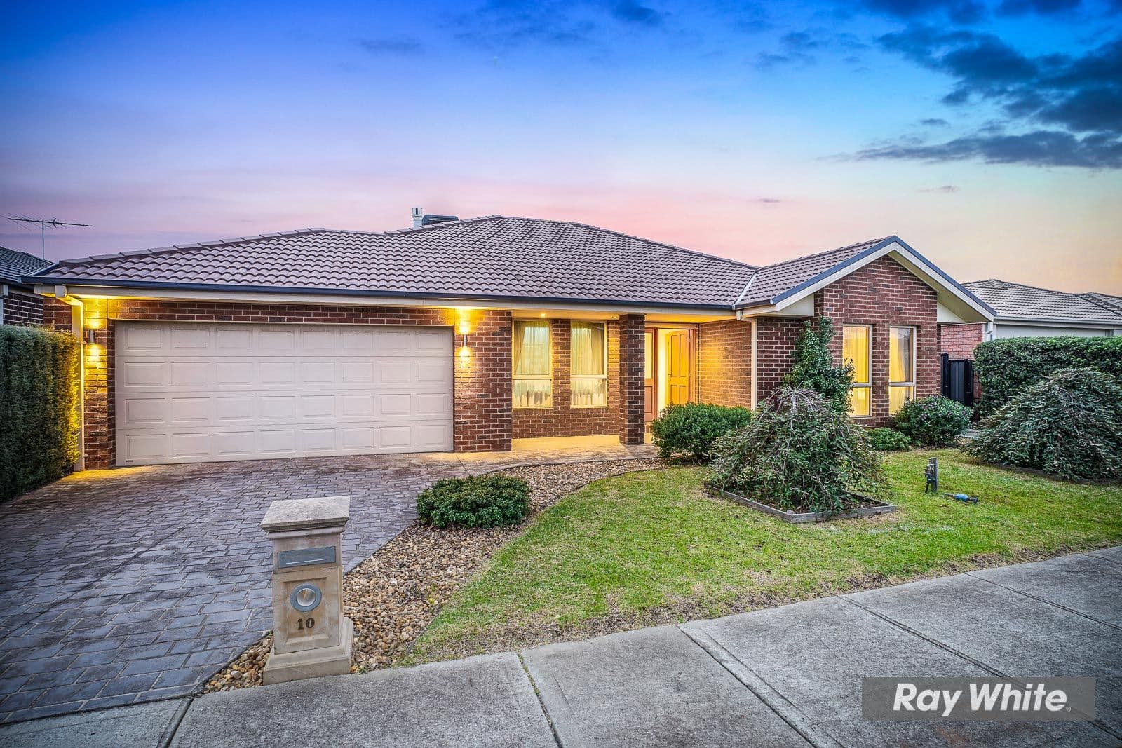 10 Millendon Boulevard, Tarneit VIC 3029, Tarneit - Thumbnail 2