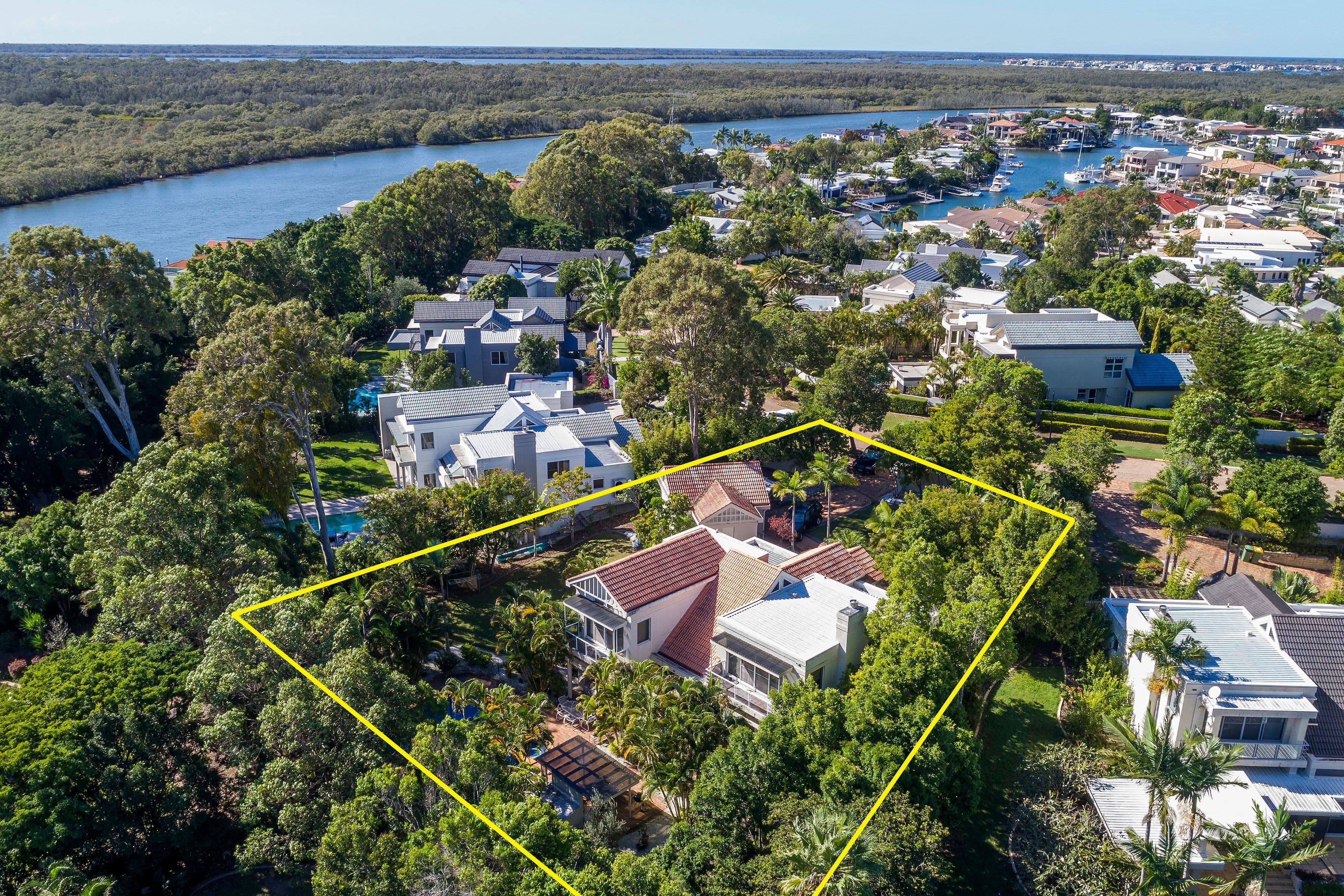 7010 Riverview Crescent, Sanctuary Cove QLD 4212, Sanctuary Cove - Thumbnail 2