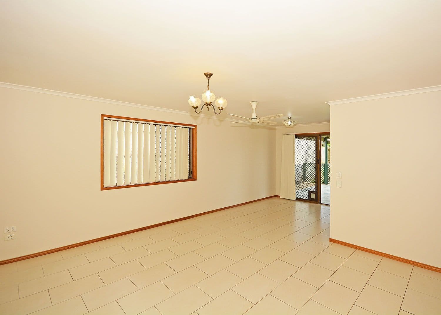 74 Old Maryborough Road, Pialba QLD 4655, Pialba - Thumbnail 6