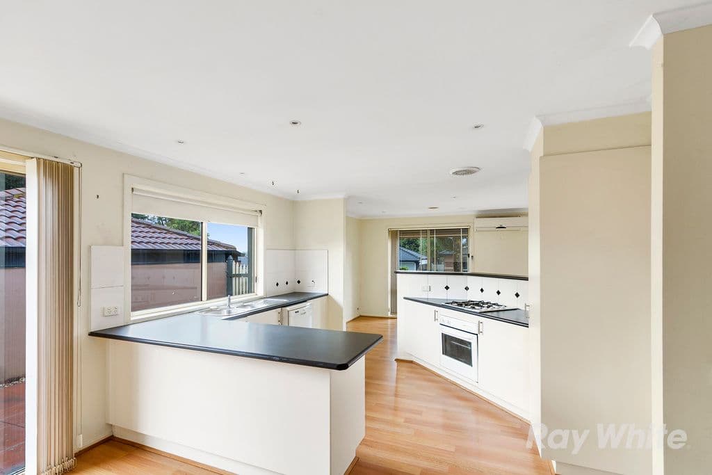 9 Overton Close, Rowville VIC 3178, Rowville - Thumbnail 2