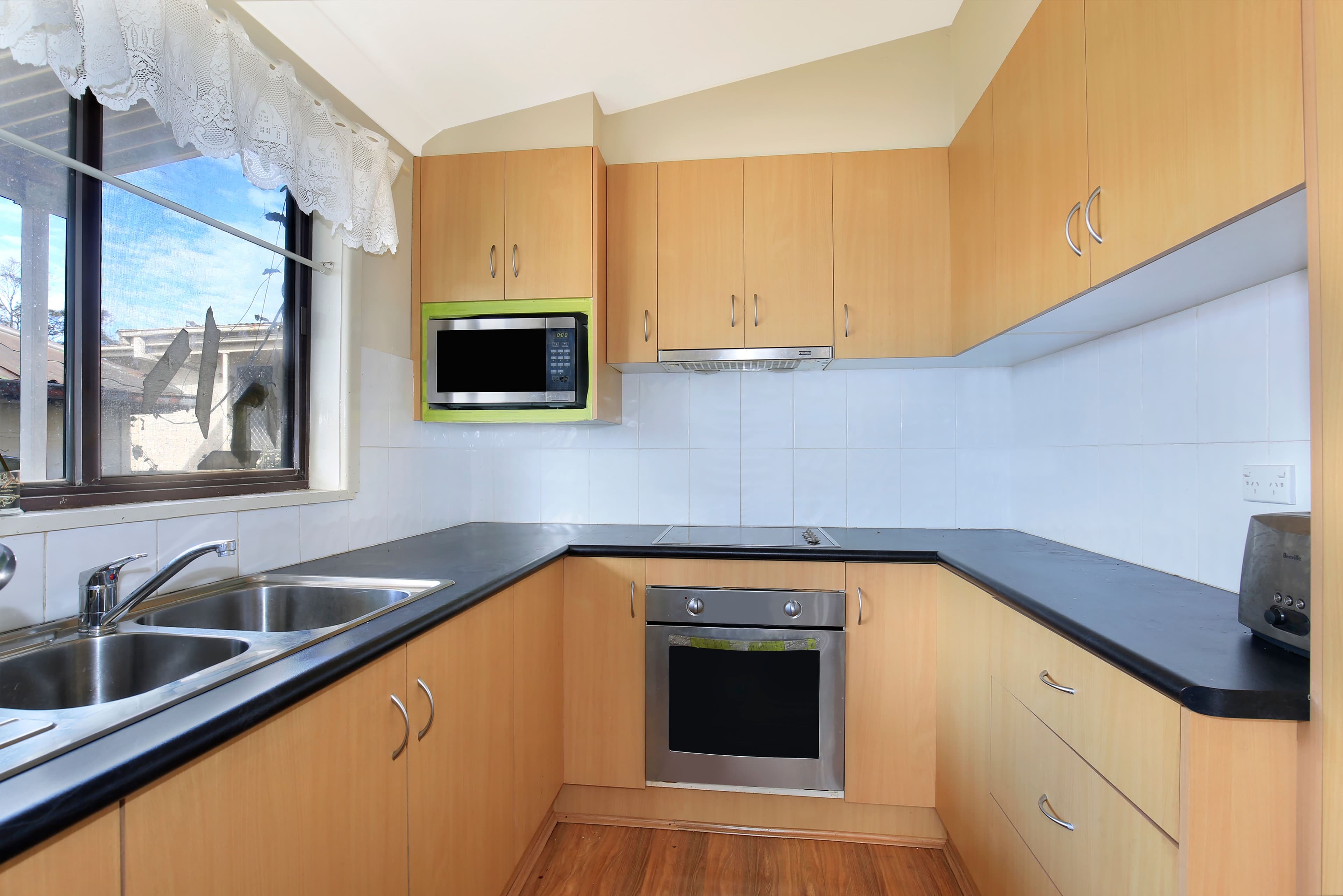 21 Lake Avenue, Cringila - Thumbnail 2