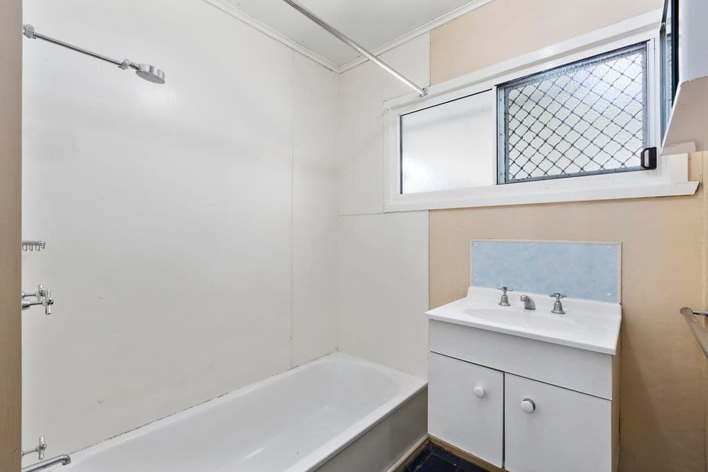 115 Sinclair Drive, Ellen Grove QLD 4078, Ellen Grove - Thumbnail 5