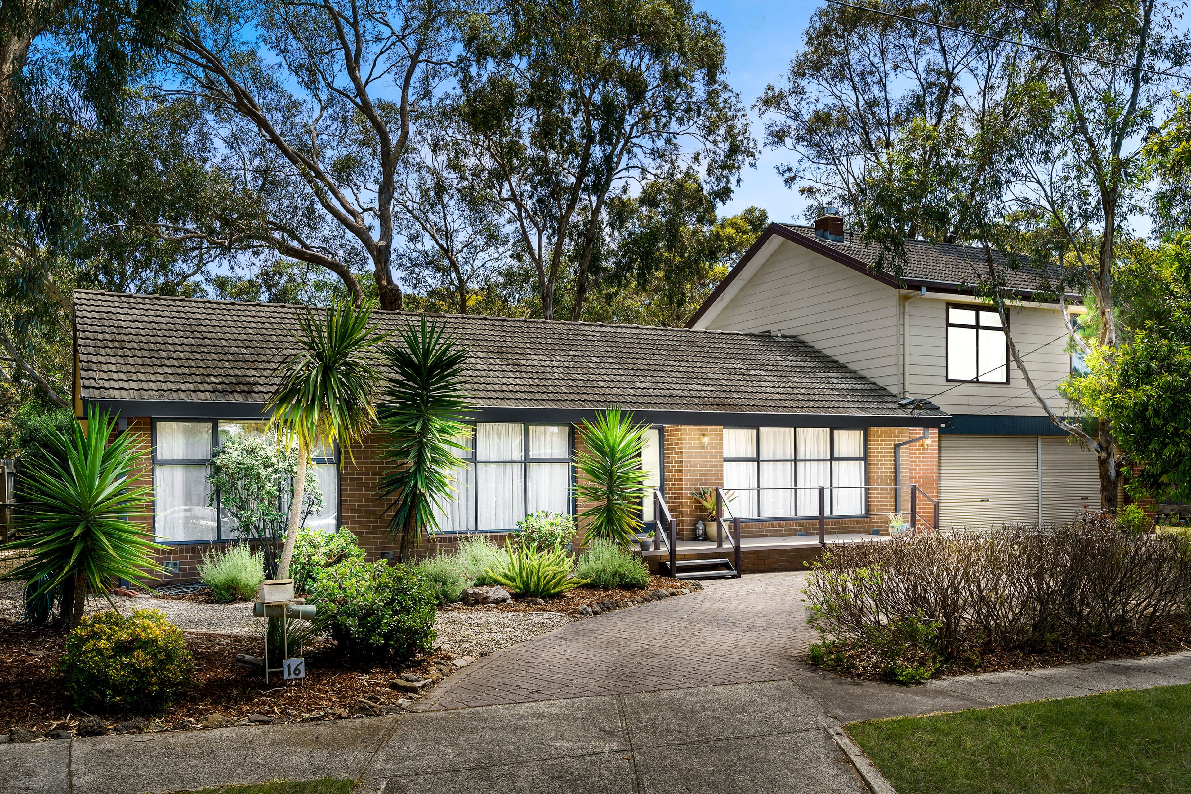 16 Fadden Grove, Sunbury VIC 3429, Sunbury - Image 1