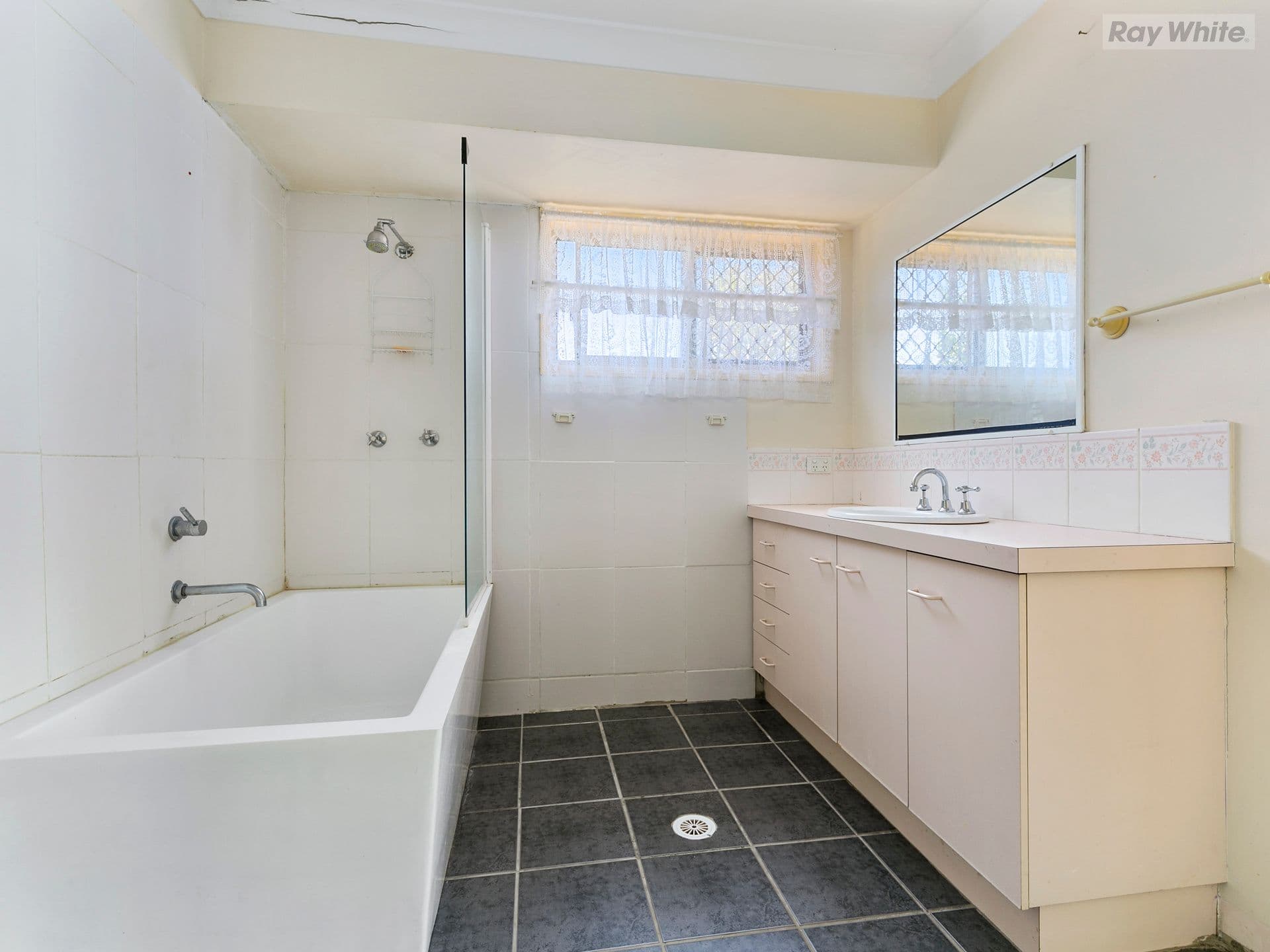 4 Banks Court, Redbank Plains QLD 4301, Redbank Plains - Thumbnail 5