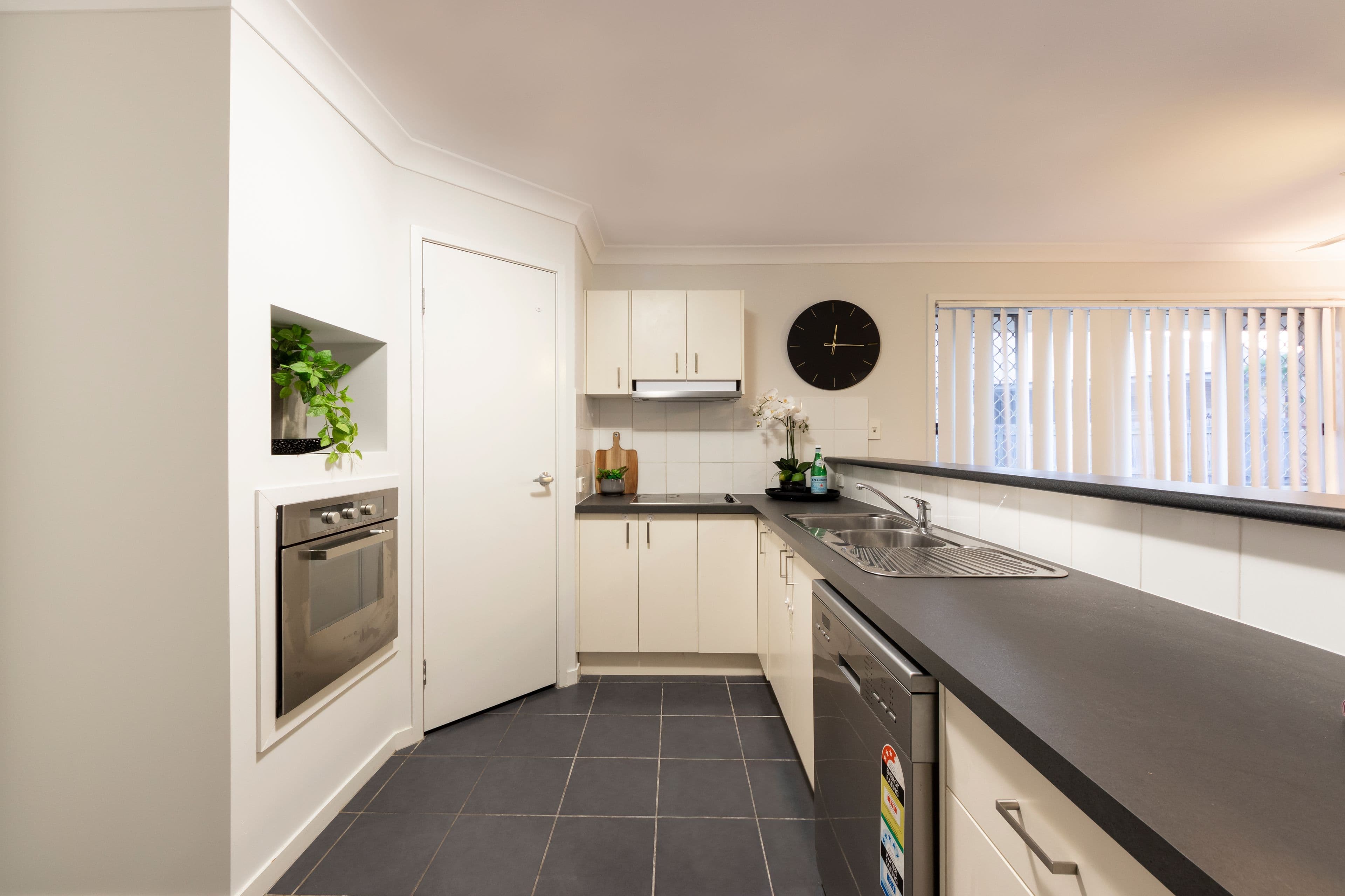 81 Lake Manchester Street, Logan Reserve QLD 4133, Logan Reserve - Thumbnail 6