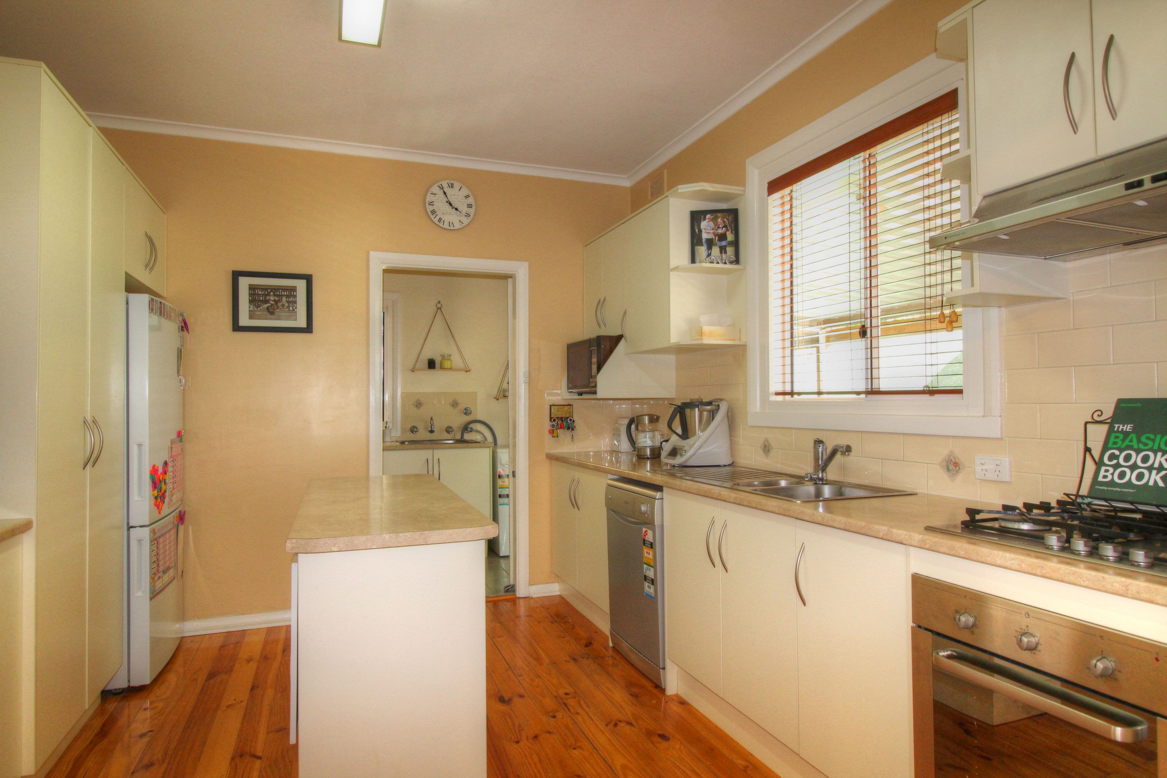 19 Kurrajong Avenue, Renmark SA 5341, Renmark - Thumbnail 3