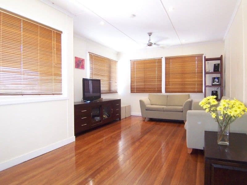 33 Dowrie Street, UPPER MOUNT GRAVATT QLD 4122, Upper Mount Gravatt - Thumbnail 2