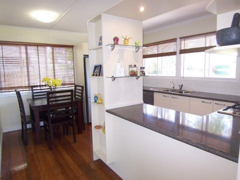 33 Dowrie Street, UPPER MOUNT GRAVATT QLD 4122, Upper Mount Gravatt - Thumbnail 3