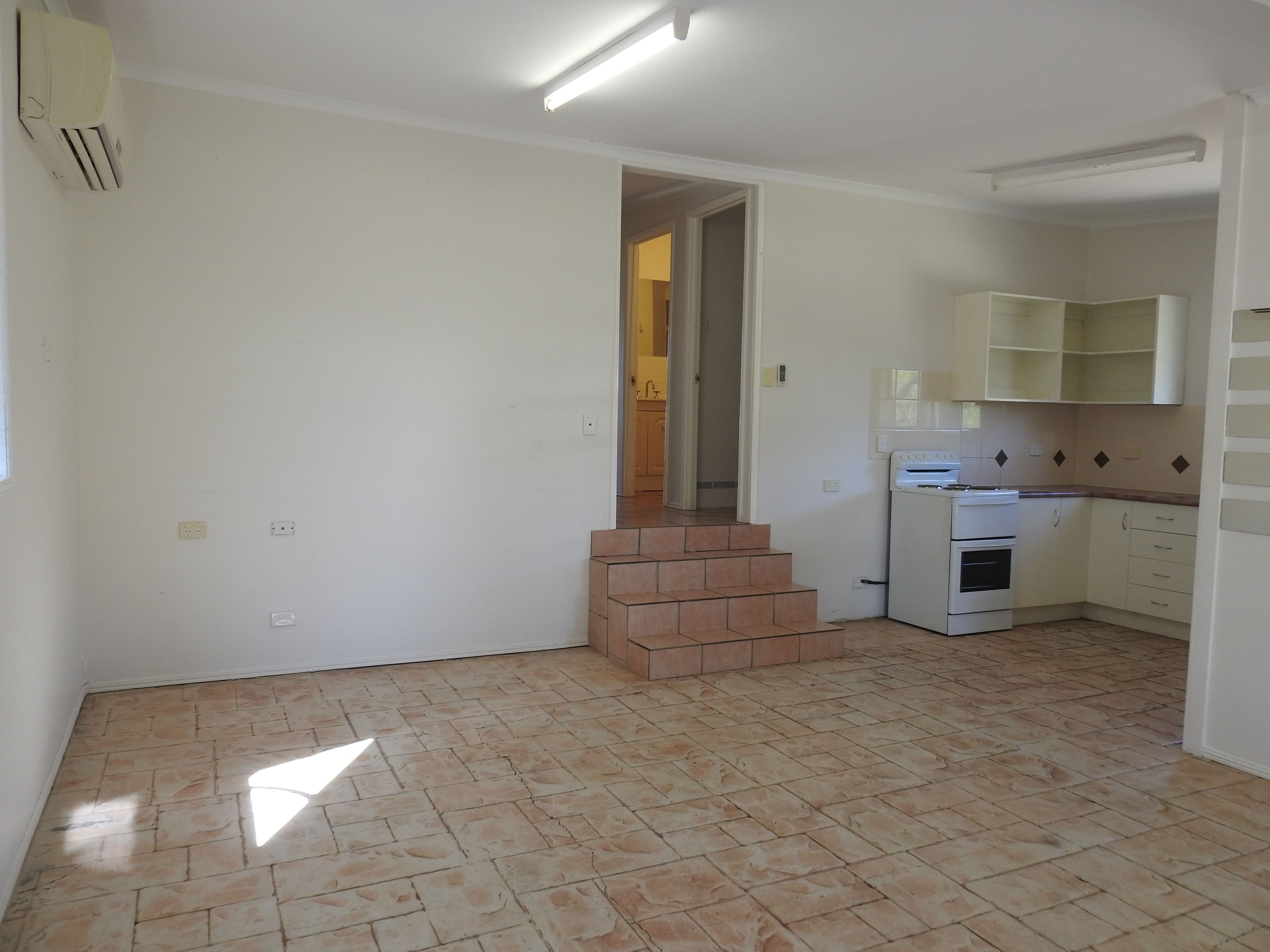 169 Galah Street, Longreach QLD 4730, Longreach - Thumbnail 5