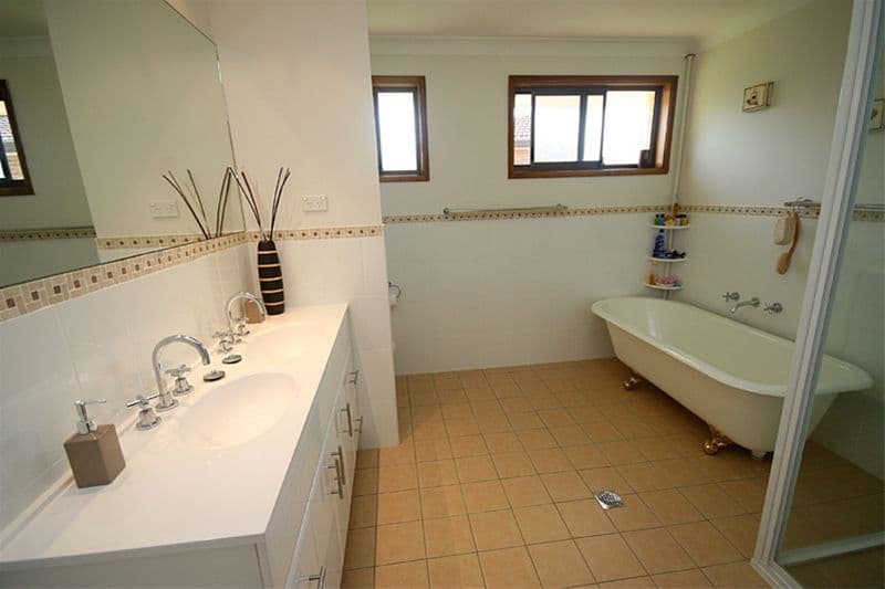 63  Oxley Avenue, KIAMA DOWNS NSW 2533, Kiama Downs - Thumbnail 4