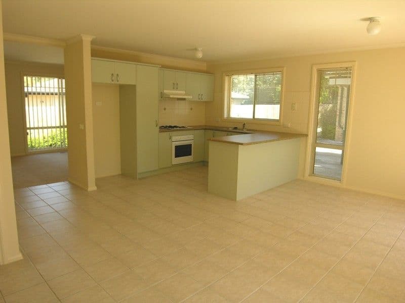 Unit 2, 19 Emma Road, CROYDON VIC 3136, Baldivis - Thumbnail 2