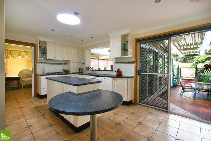 27 Westwood Drive, BLACKBUTT NSW 2529, Blackbutt - Thumbnail 2