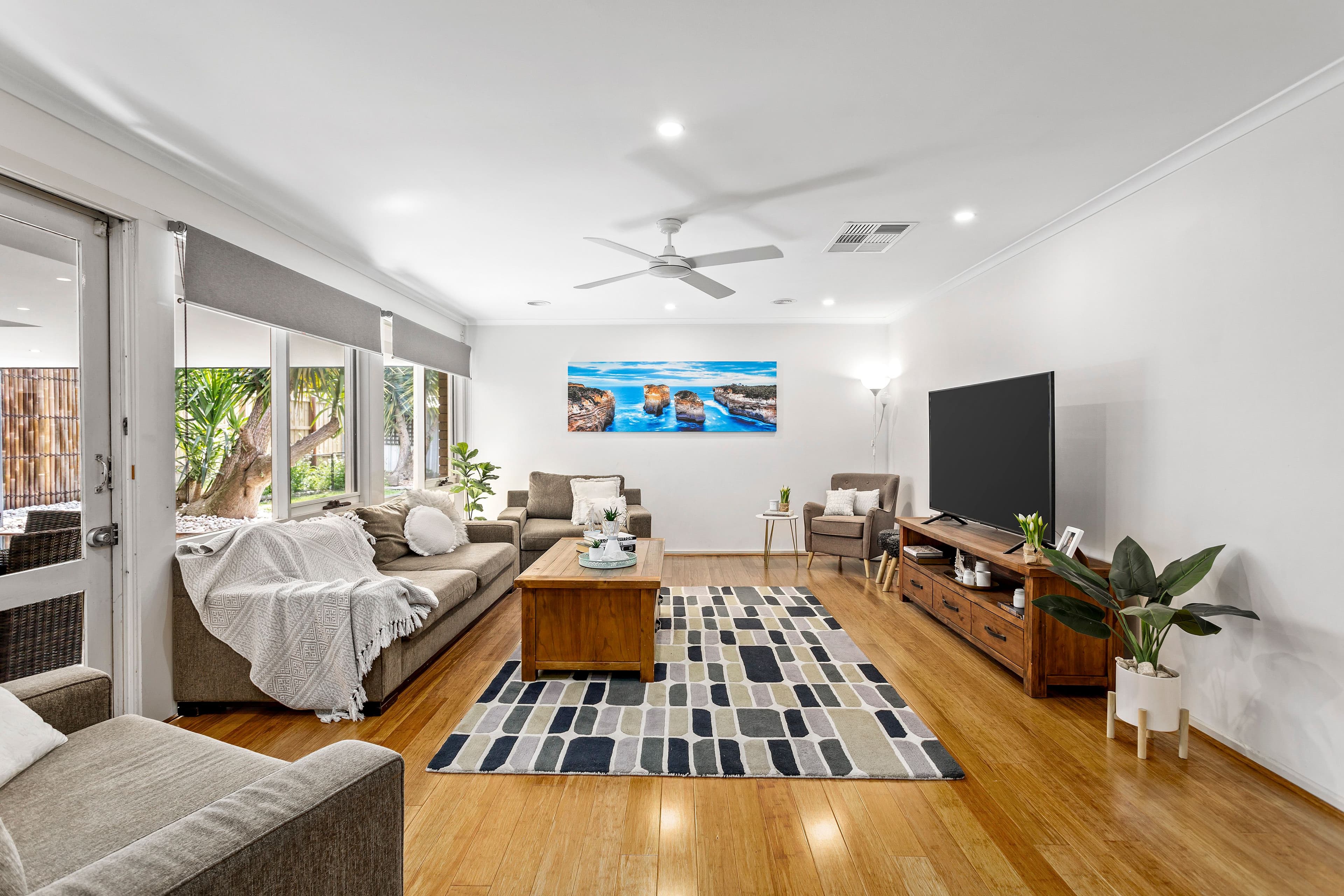 518 Elizabeth Drive, Sunbury VIC 3429, Sunbury - Thumbnail 2