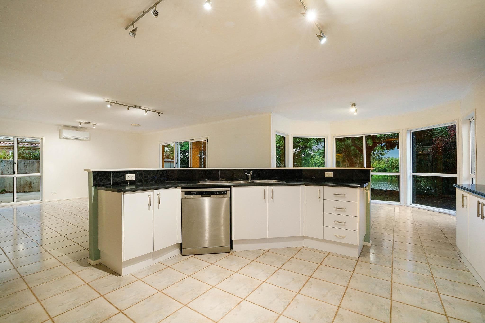 15 Julatten Drive, Robina QLD 4226, Robina - Thumbnail 6