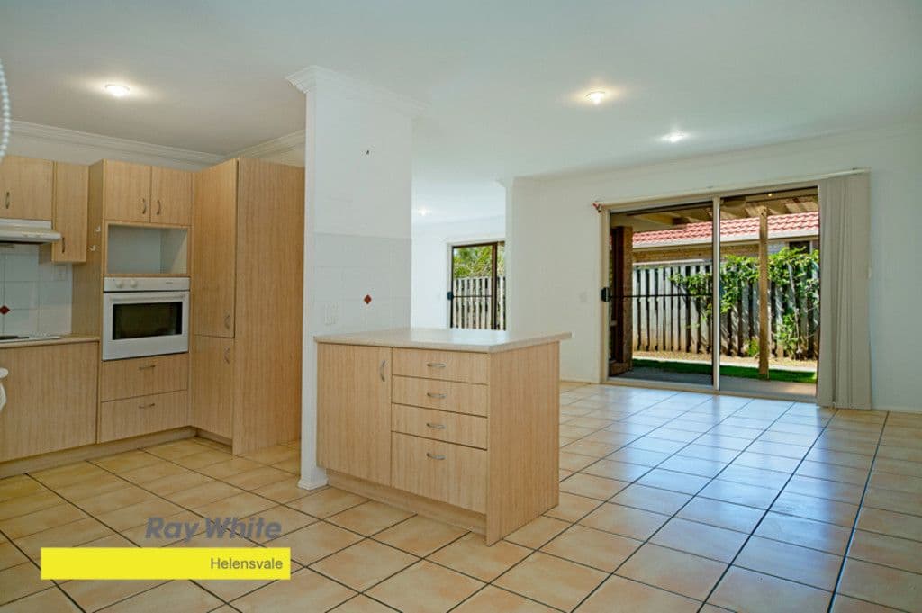 7 Fanning Court, PACIFIC PINES QLD 4211, Pacific Pines - Thumbnail 3