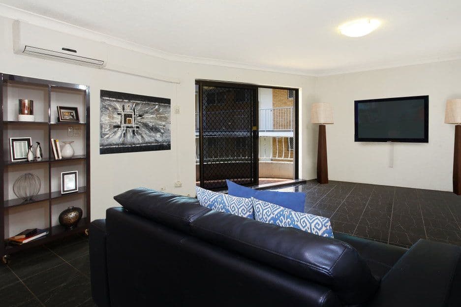 28 'St Tropez' 35 Orchid Avenue, Surfers Paradise QLD 4217, Surfers Paradise - Thumbnail 2
