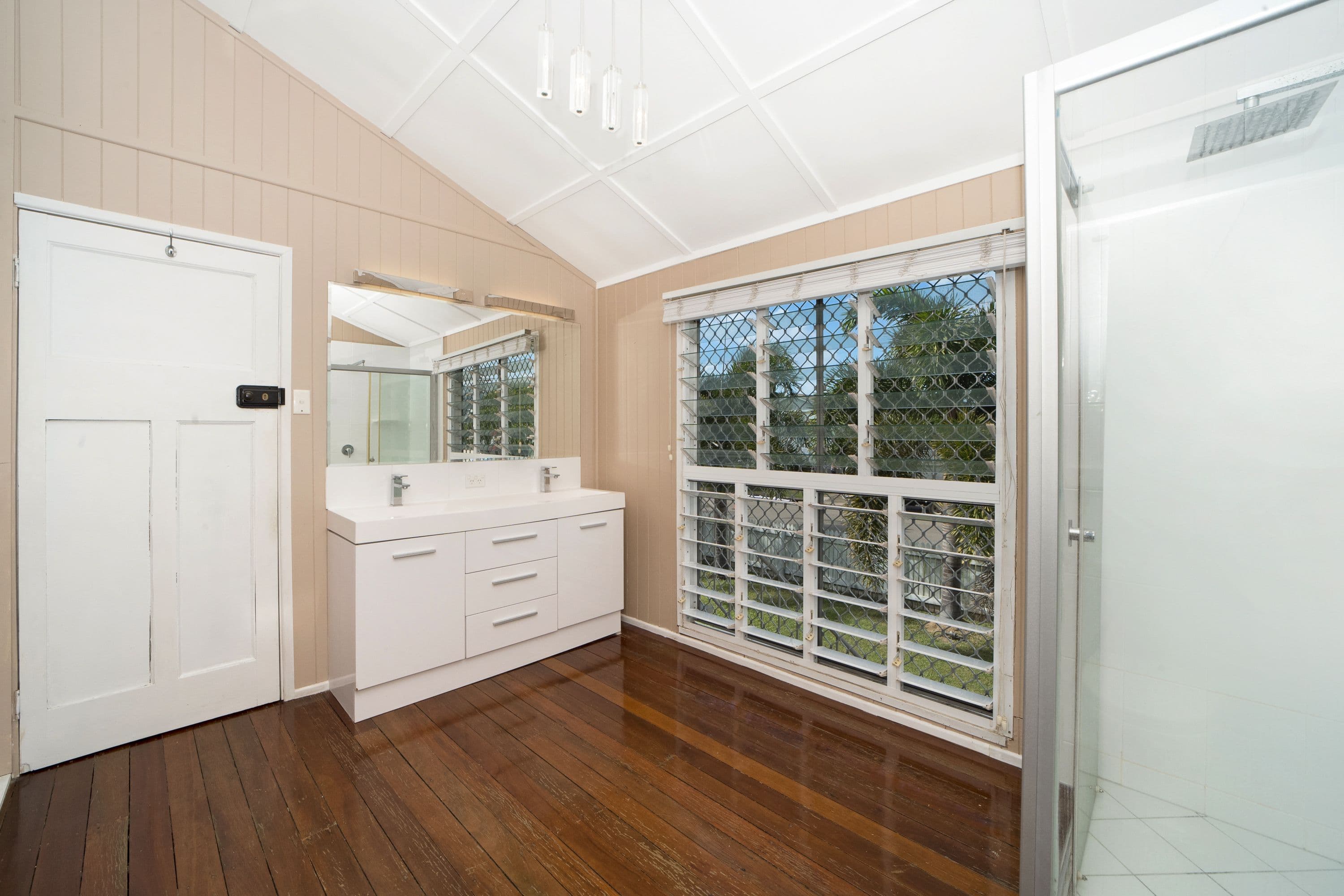 14 Carmody Street, Hermit Park QLD 4812, Hermit Park - Thumbnail 5