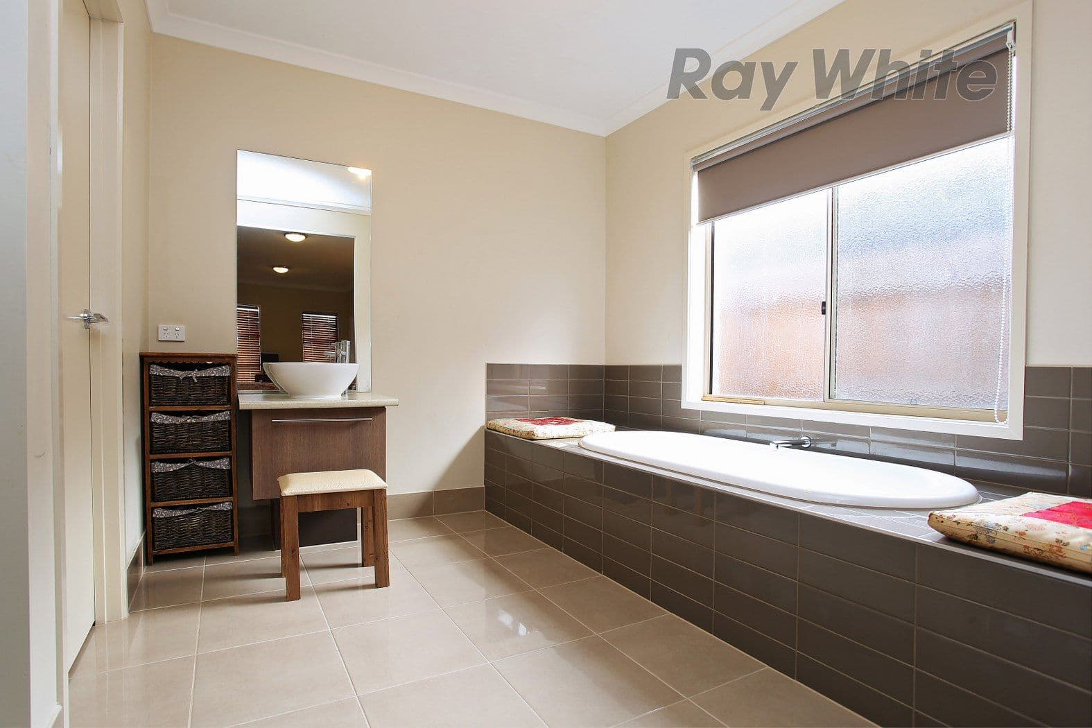 7 Willowherb Way, POINT COOK VIC 3030, Point Cook - Thumbnail 4