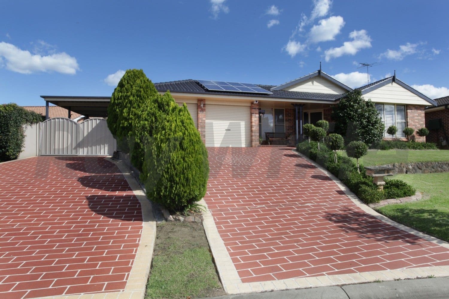32 Kenneth Slessor Drive, GLENMORE PARK NSW 2745, Glenmore Park - Image 1