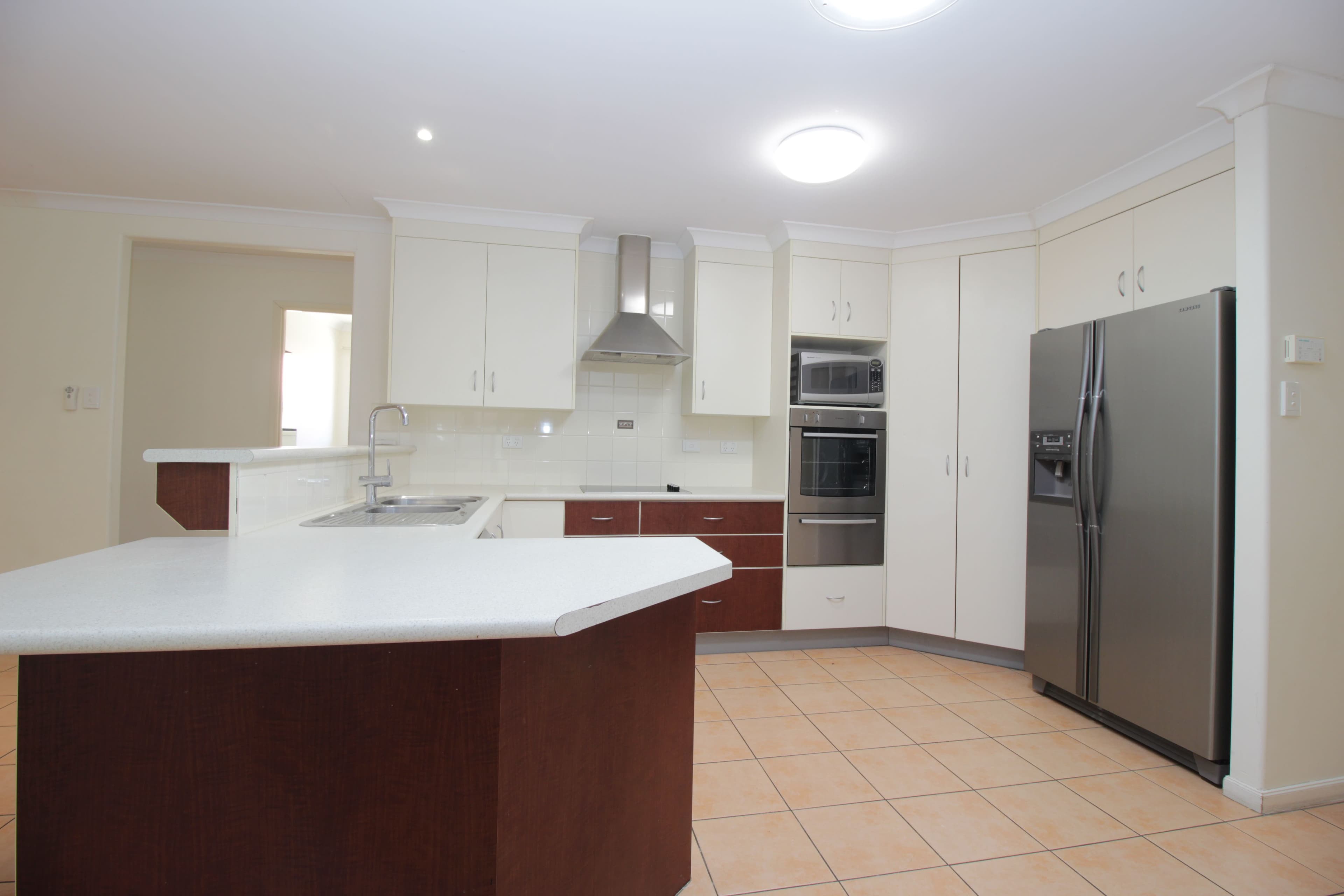 12 Staunton Street, Emerald QLD 4720, Emerald - Thumbnail 4