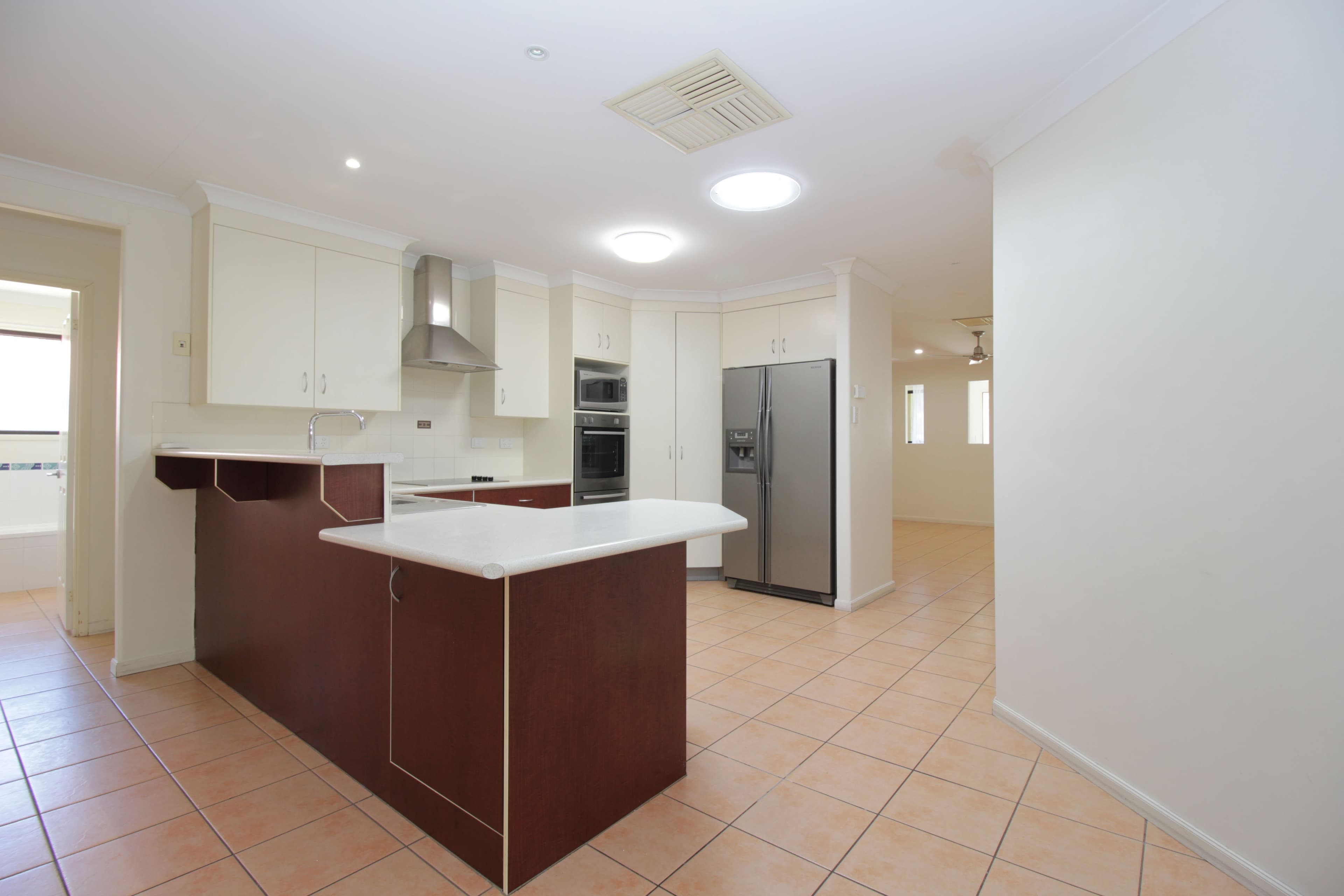 12 Staunton Street, Emerald QLD 4720, Emerald - Thumbnail 8