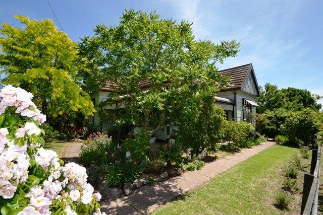 14 Butler Street, Seymour VIC 3660, Seymour - Thumbnail 2