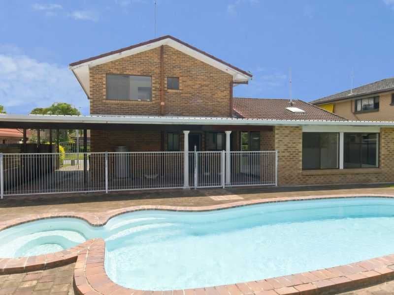 12 Japonica Drive, PALM BEACH QLD 4221, Palm Beach - Thumbnail 2