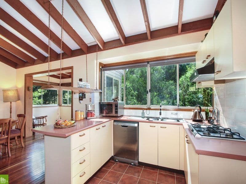 1 Sheringa Grove, Cordeaux Heights - Thumbnail 2