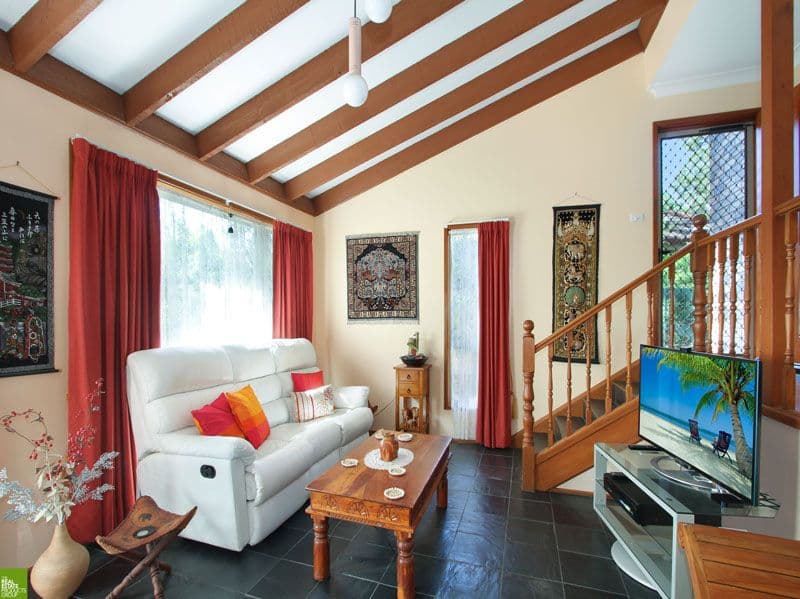 1 Sheringa Grove, Cordeaux Heights - Thumbnail 4