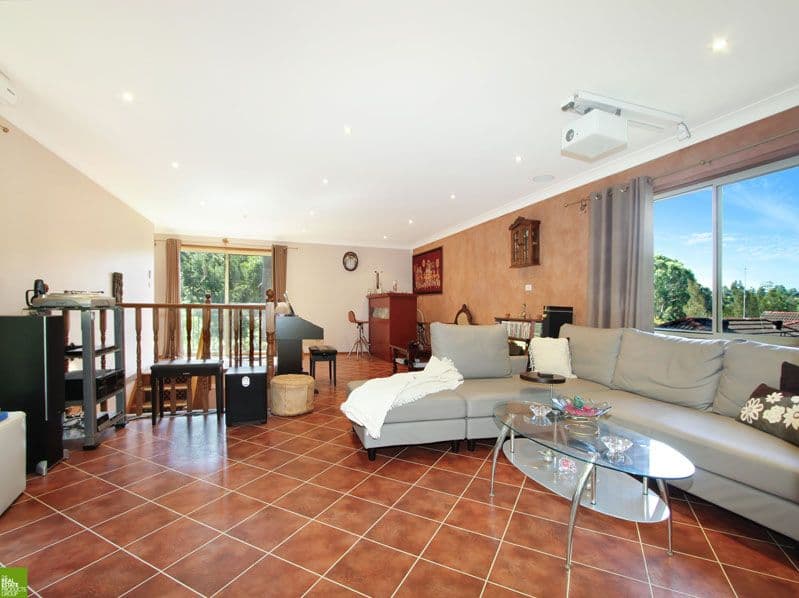 1 Sheringa Grove, Cordeaux Heights - Thumbnail 7