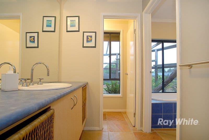 6 Radesin Rise, NARRE WARREN NORTH VIC 3804, Narre Warren North - Thumbnail 8