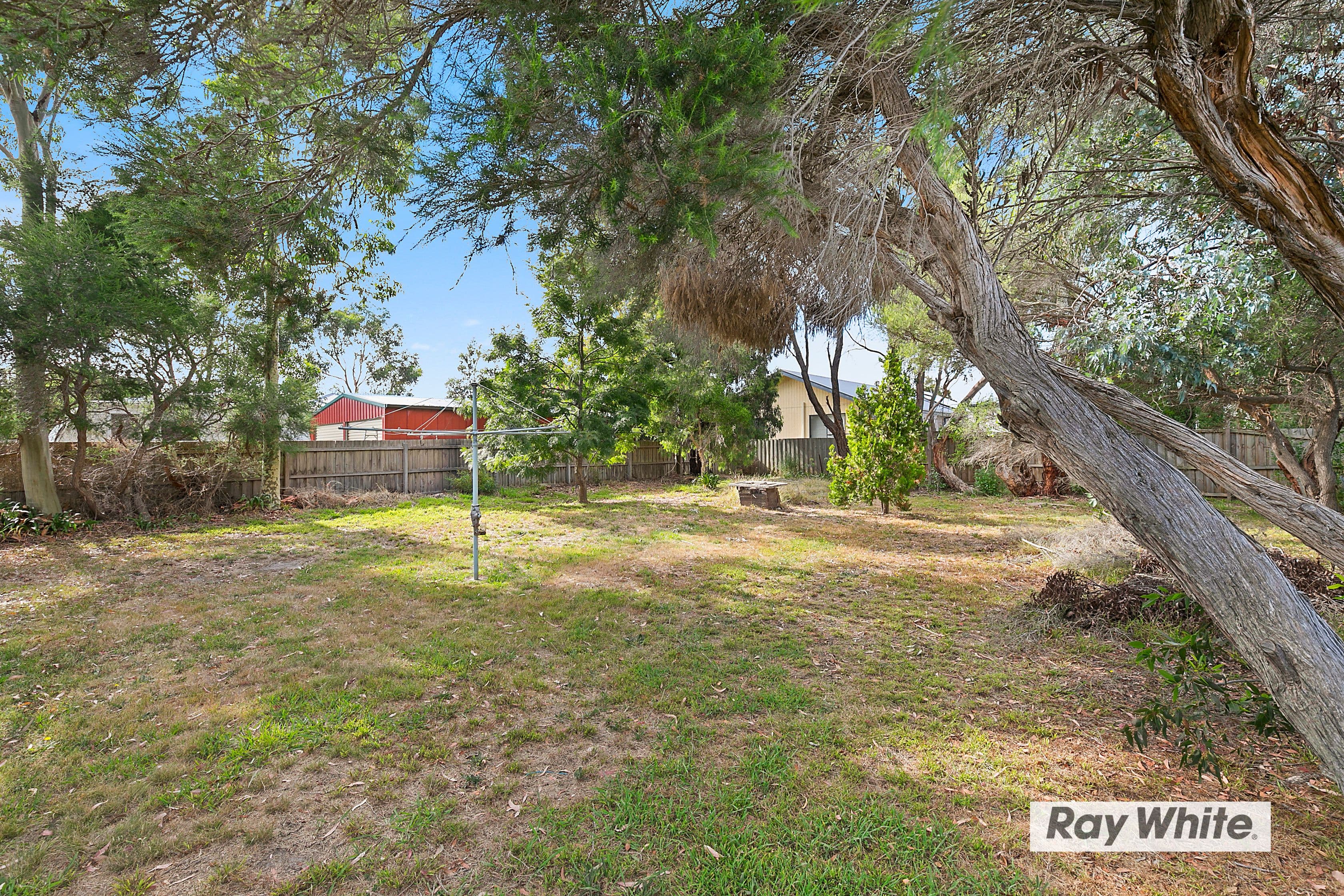 3 Leslie Avenue, Cowes VIC 3922, Cowes - Thumbnail 2