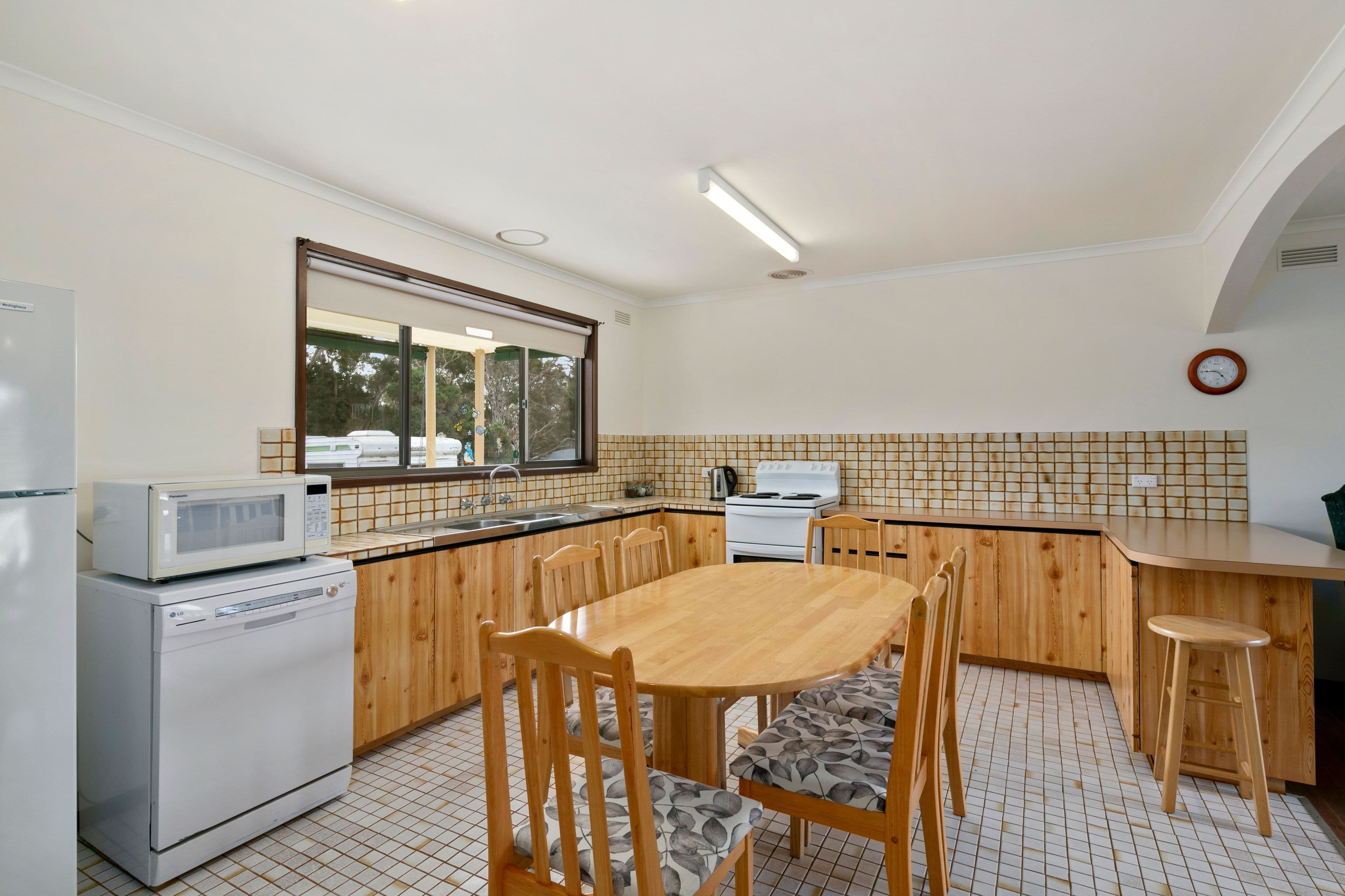 20 Pine Avenue, Cowes VIC 3922, Cowes - Thumbnail 5