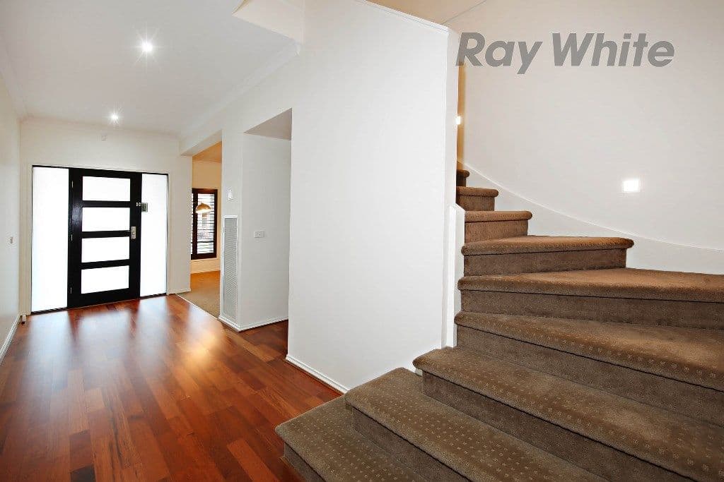 14 Banbury Street, Point Cook VIC 3030, Point Cook - Thumbnail 2