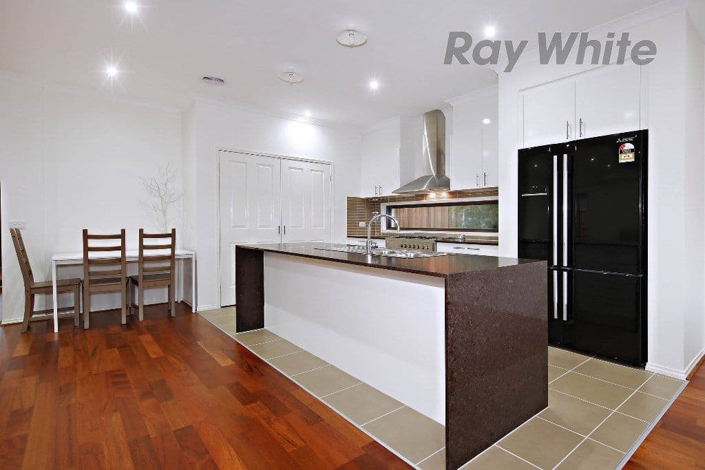 14 Banbury Street, Point Cook VIC 3030, Point Cook - Thumbnail 4