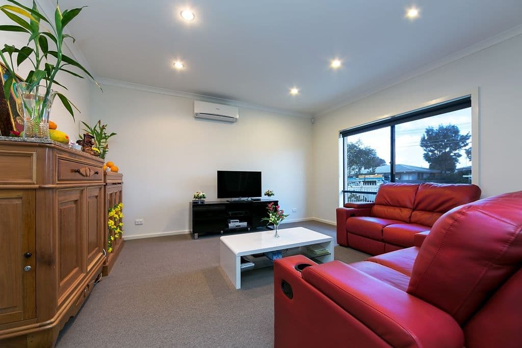 102 Lawn Crescent, BRAYBROOK VIC 3019, Braybrook - Thumbnail 3