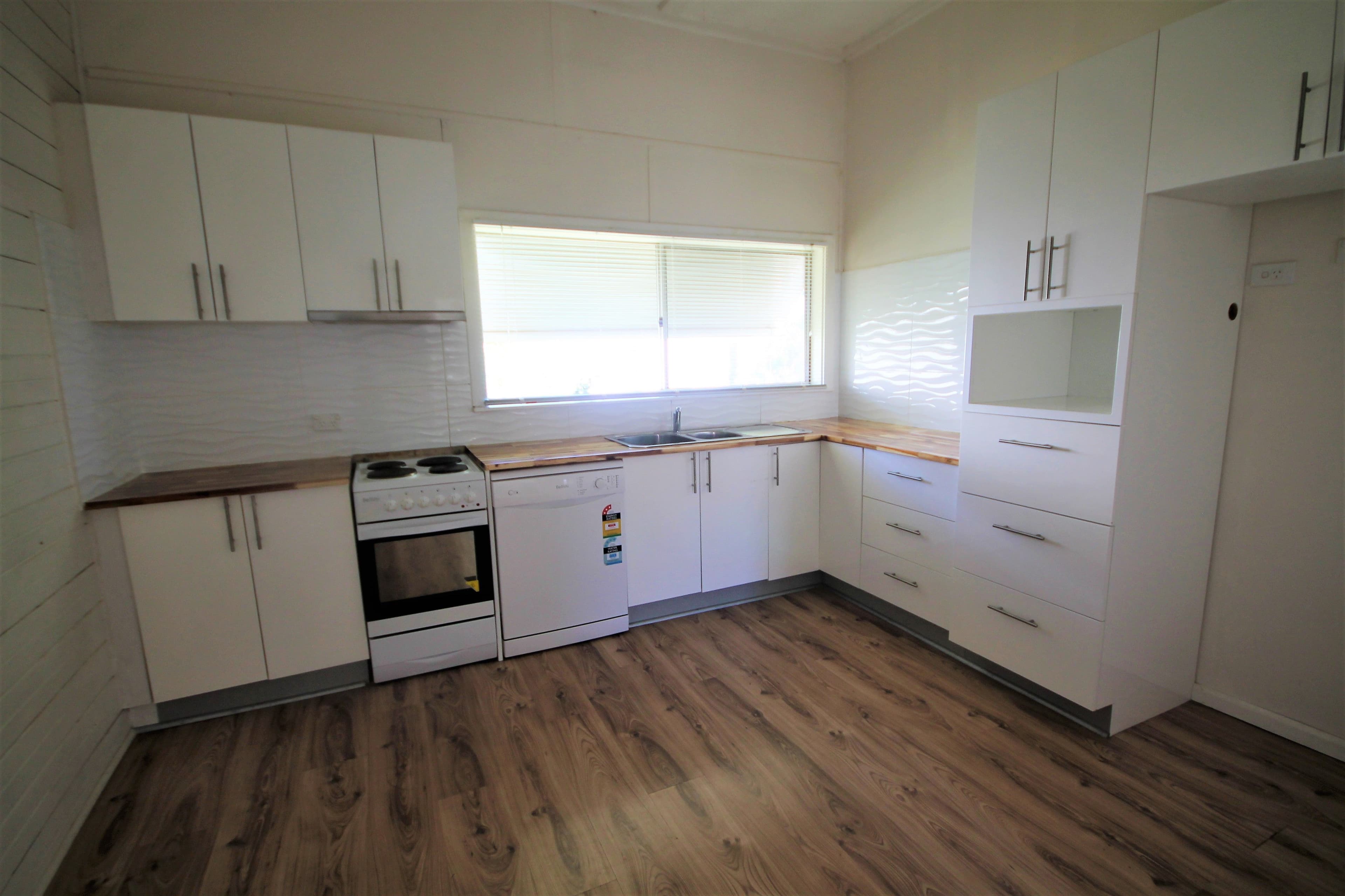 21 Ripon Street, Young - Thumbnail 4