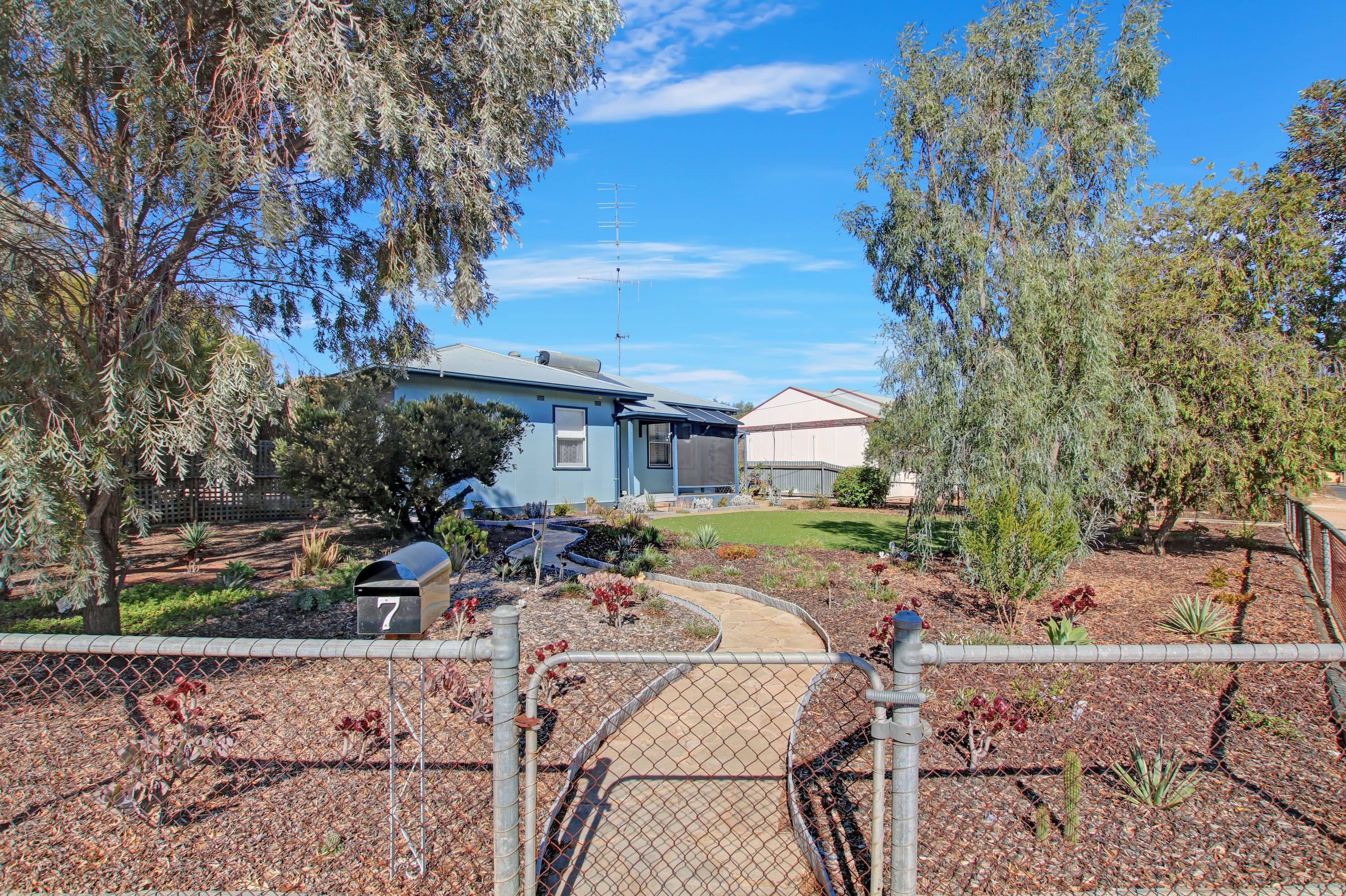 7 Heming Street, Waikerie SA 5330, Waikerie - Image 1