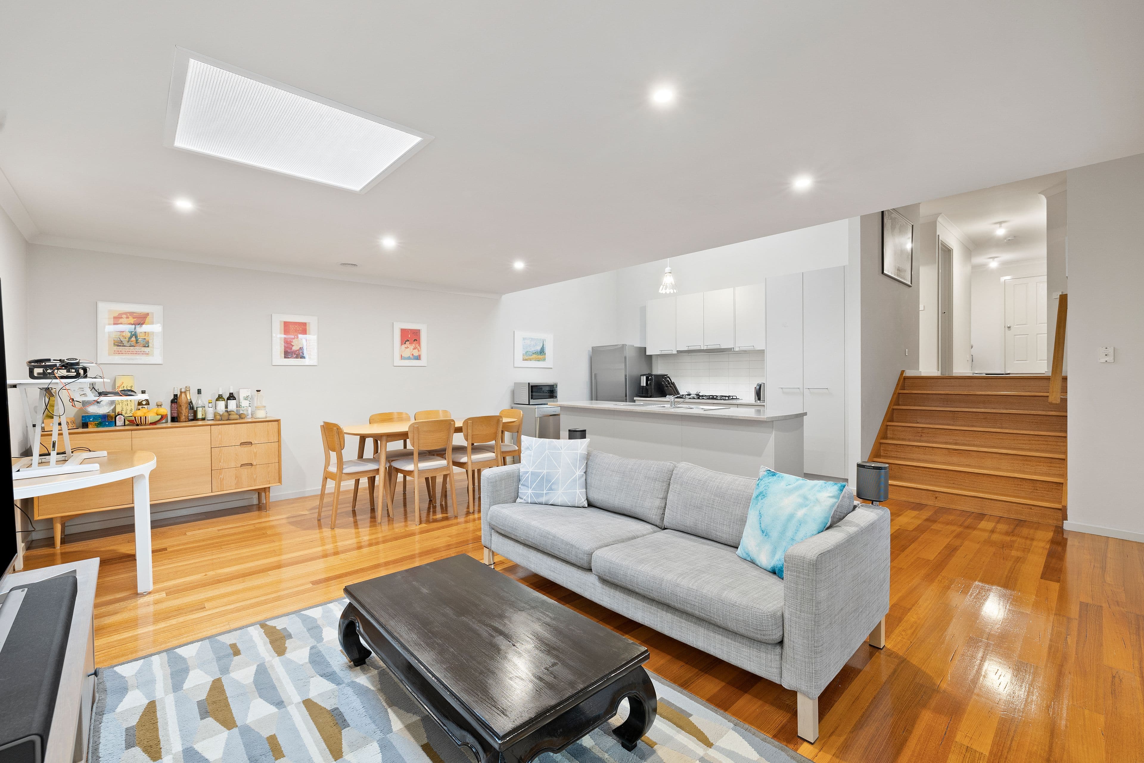 4 Warnes Road, Mitcham VIC 3132, Mitcham - Thumbnail 2