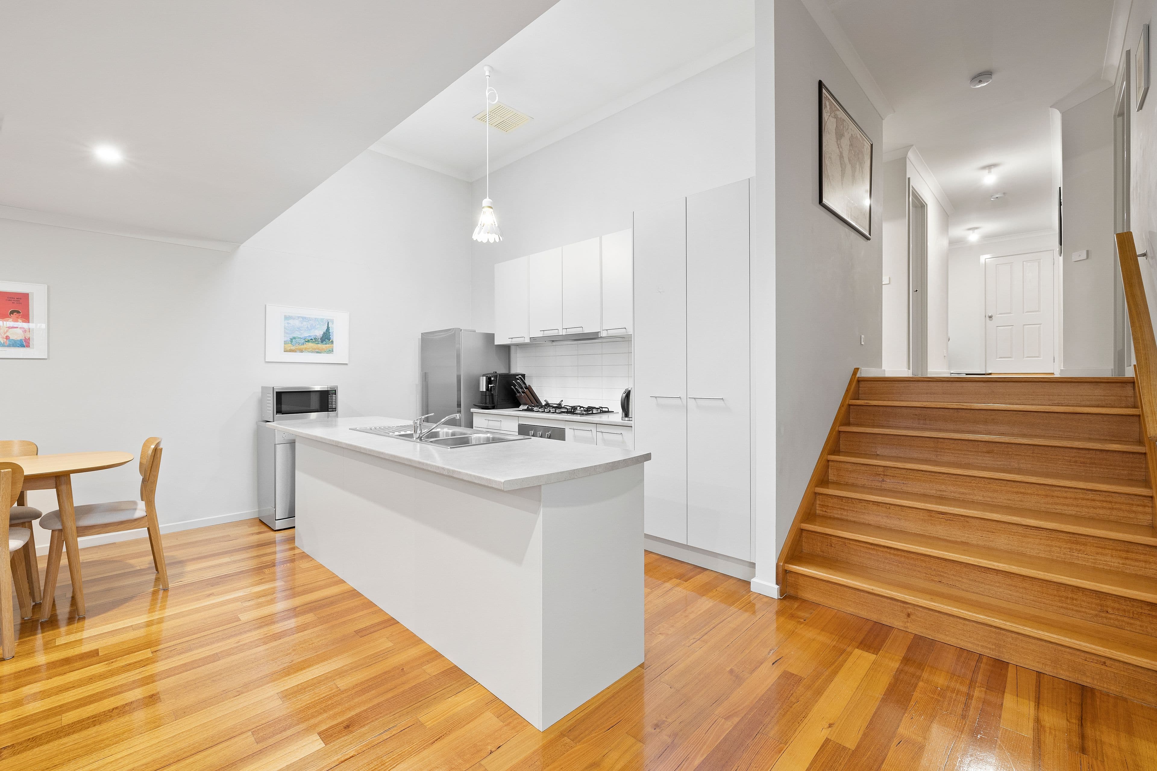 4 Warnes Road, Mitcham VIC 3132, Mitcham - Thumbnail 4