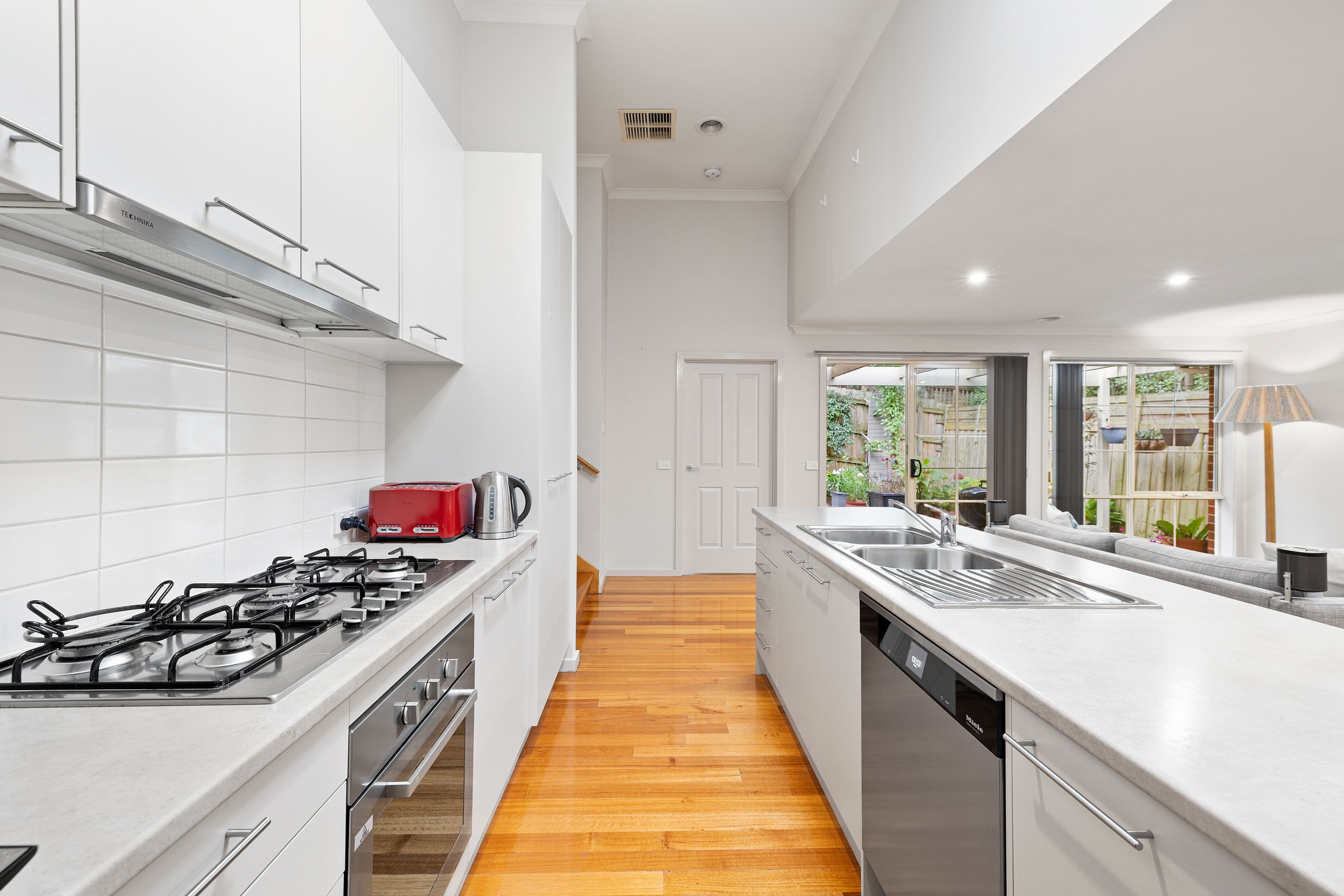 4 Warnes Road, Mitcham VIC 3132, Mitcham - Thumbnail 6