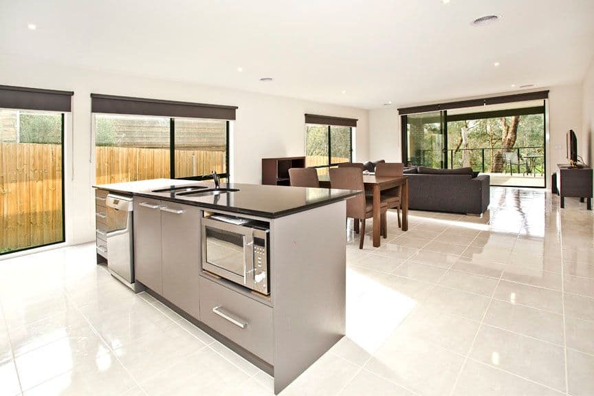 17 Ferris Avenue, MITCHAM VIC 3132, Mitcham - Thumbnail 2