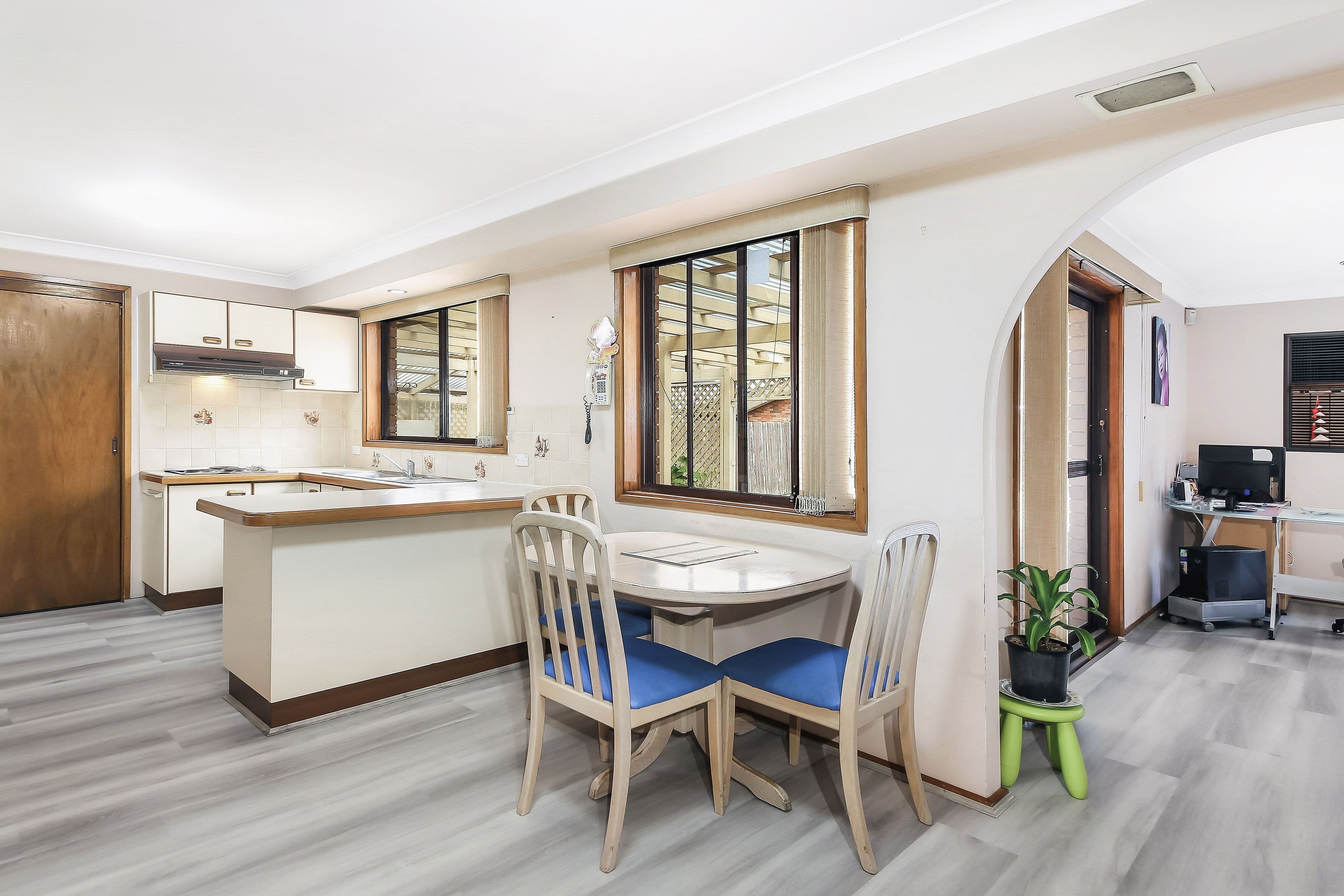35 Bellevue Avenue, Georges Hall - Thumbnail 2