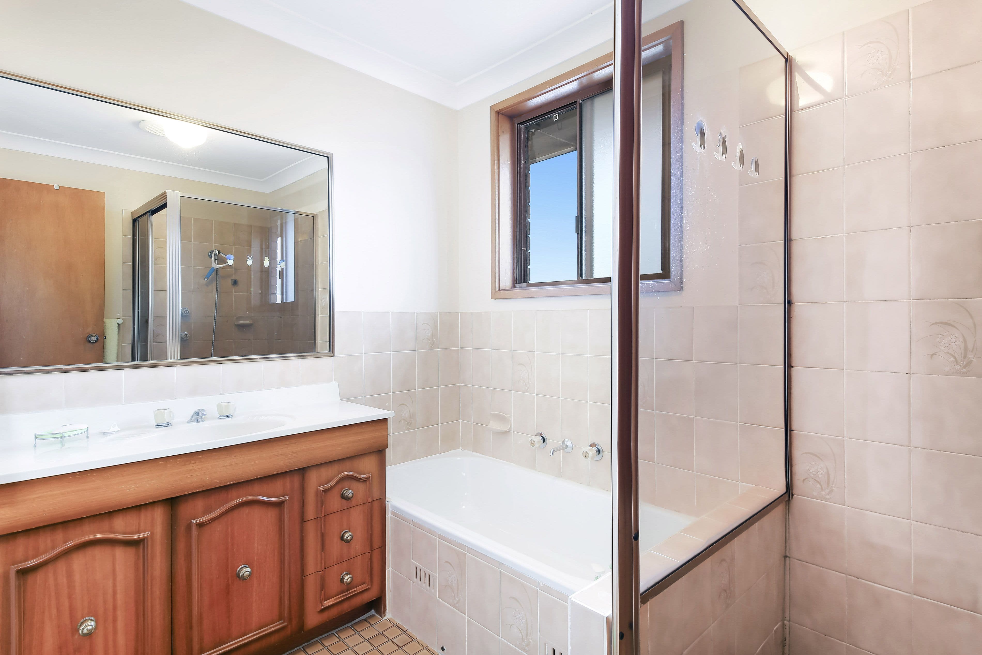 35 Bellevue Avenue, Georges Hall - Thumbnail 5