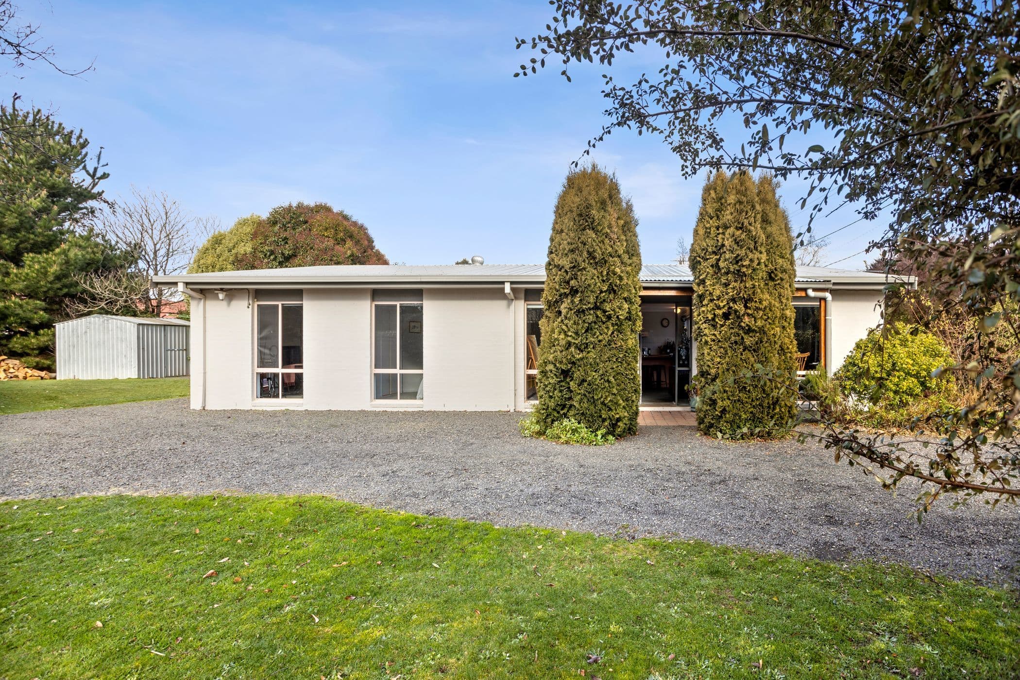 11 Barbara Street, Woodend VIC 3442, Woodend - Image 1