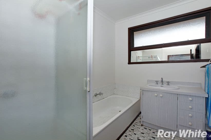 6 Paraweena Court, Greensborough VIC 3088, Greensborough - Thumbnail 4