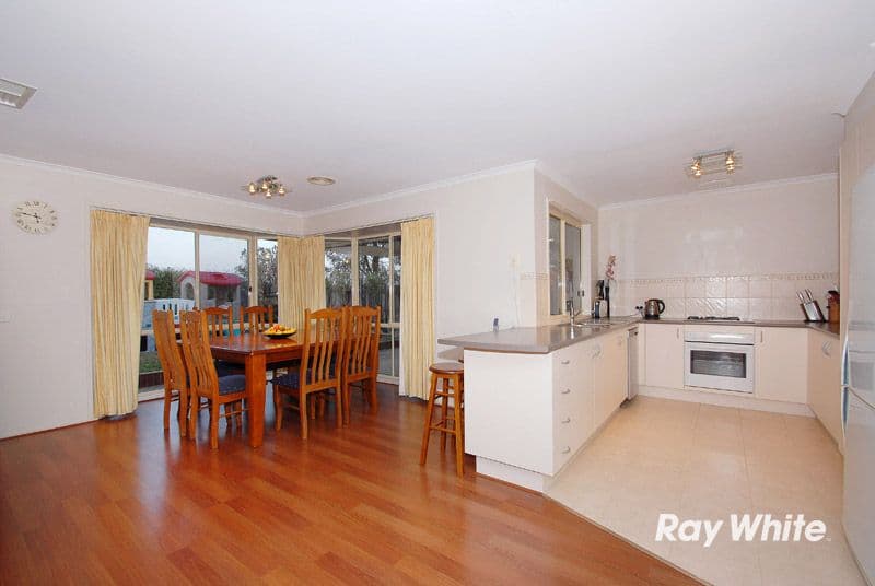 46 Bellbrae Crescent, CRANBOURNE WEST VIC 3977, Cranbourne West - Thumbnail 4