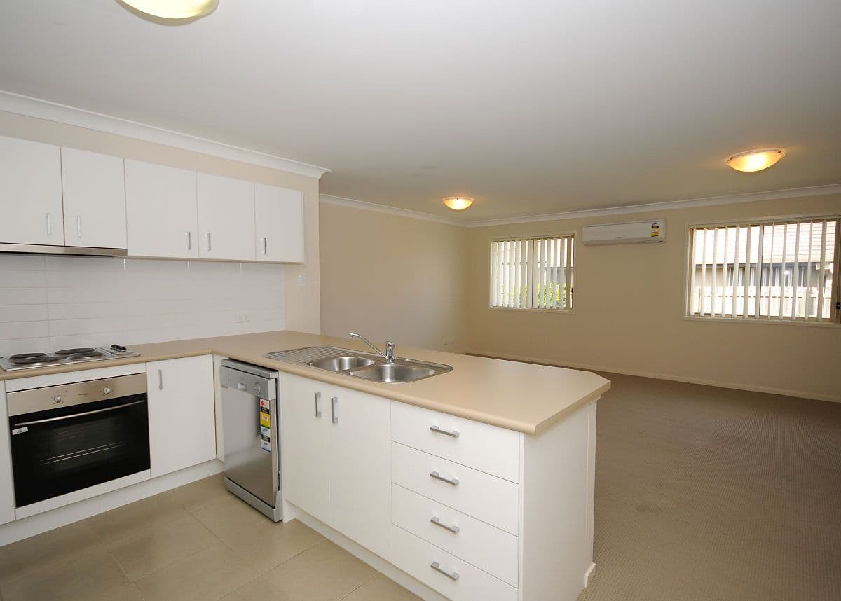 4 Beagle Avenue, NIKENBAH QLD 4655, Nikenbah - Thumbnail 2