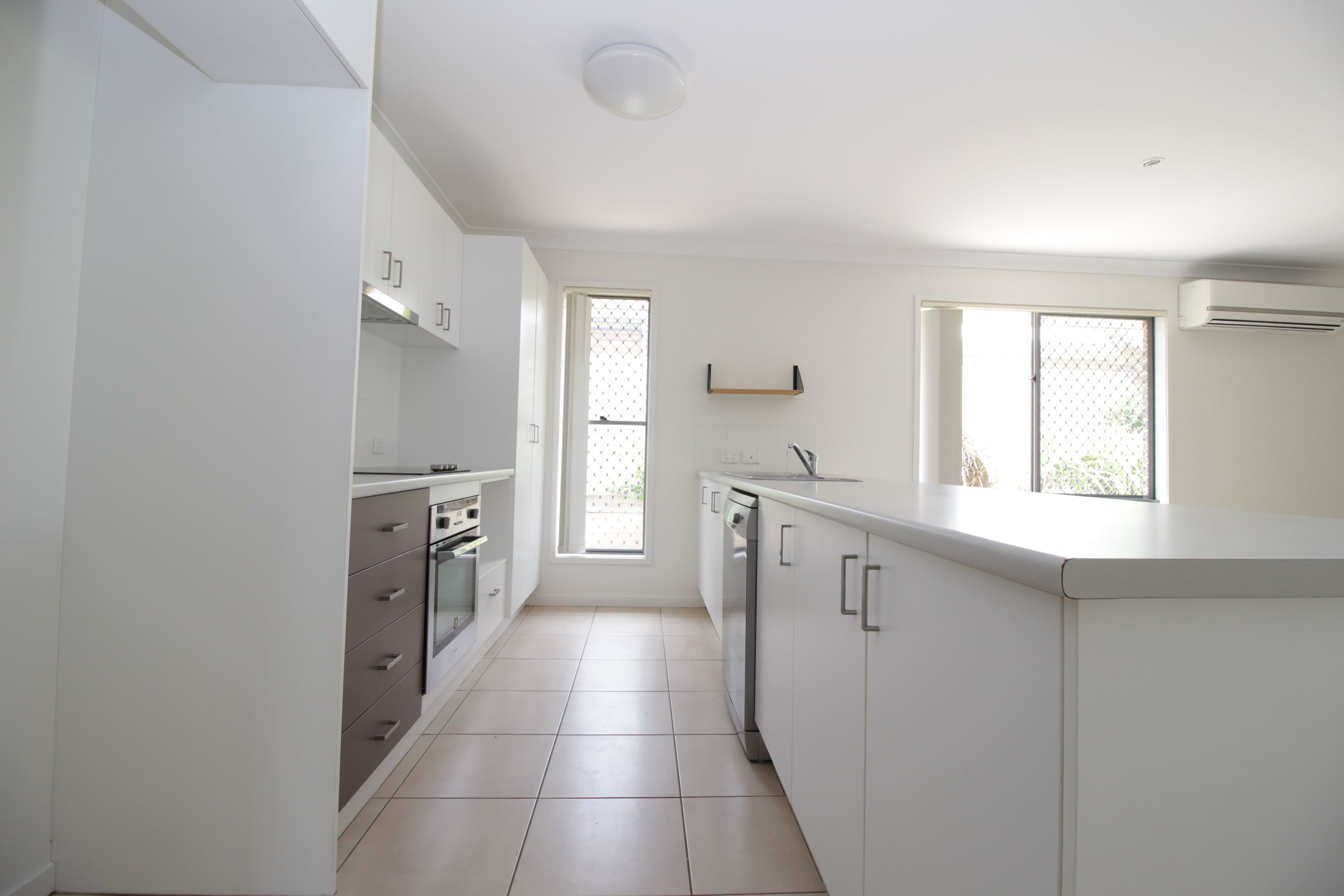 3 Windermere Street, Emerald QLD 4720, Emerald - Thumbnail 4