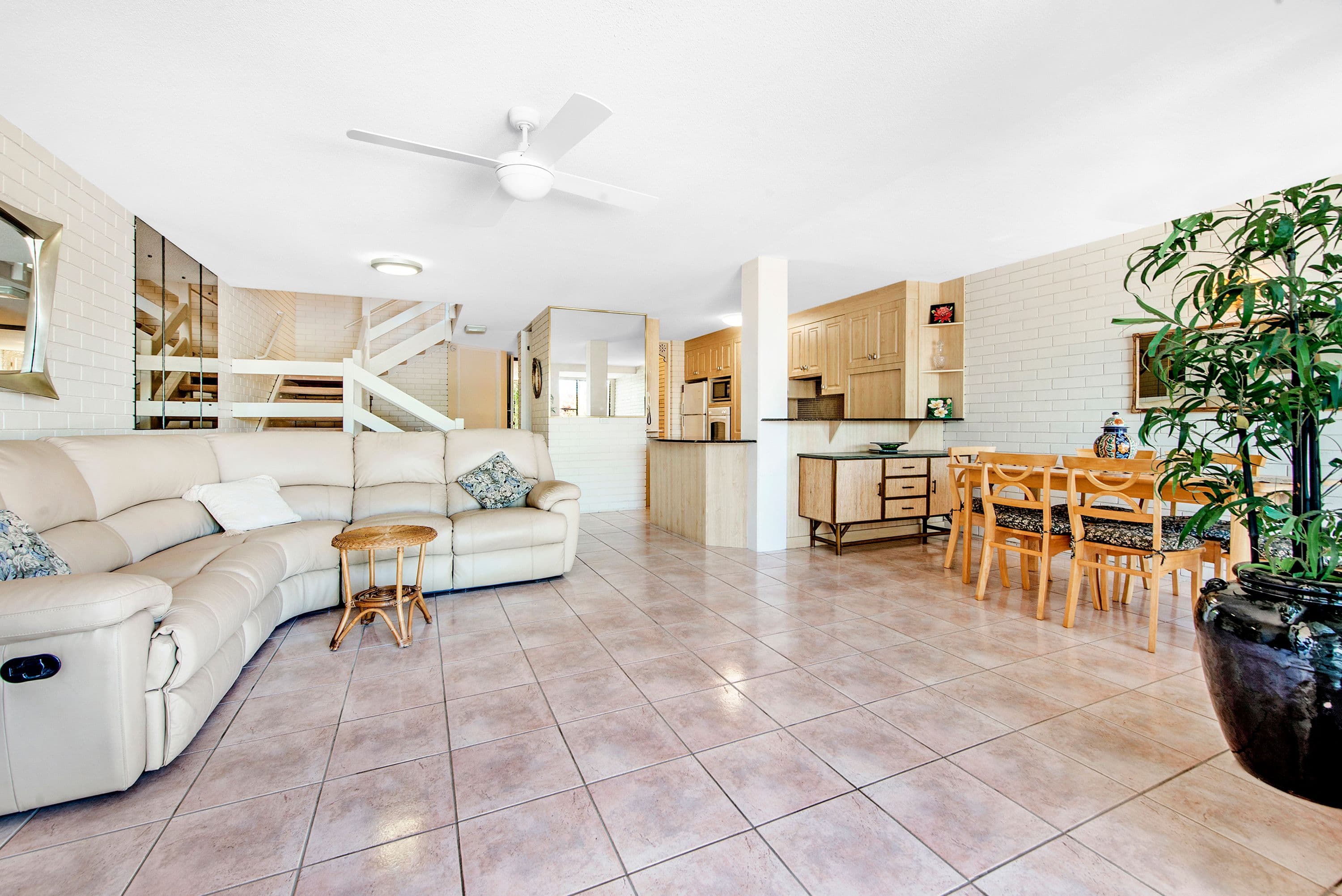52 Hooker Boulevard, Mermaid Waters QLD 4218, Mermaid Waters - Thumbnail 6